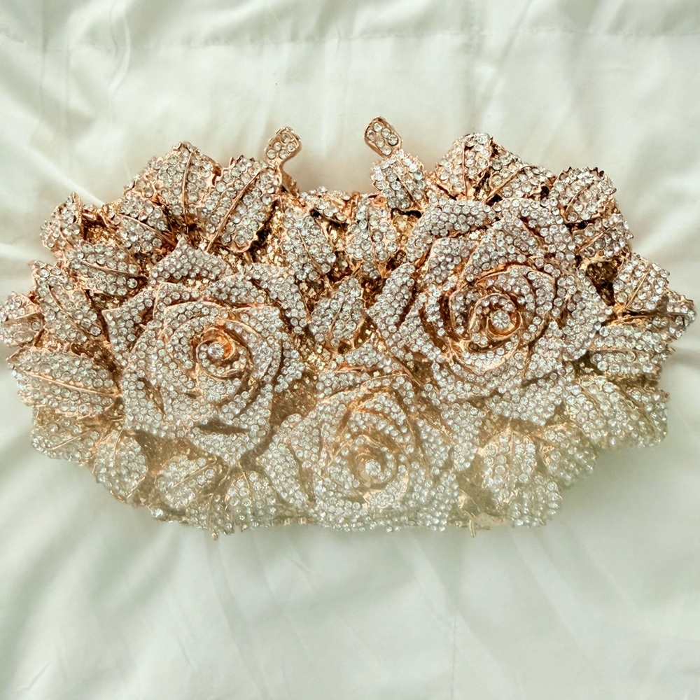 Verono Hill Glamorous Gold and Silver Rose Clutch